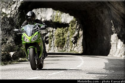 kawasaki_2012_er6f_008.jpg