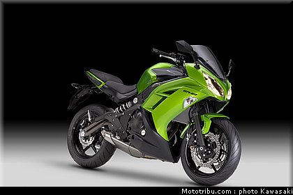kawasaki_2012_er6f_014.jpg