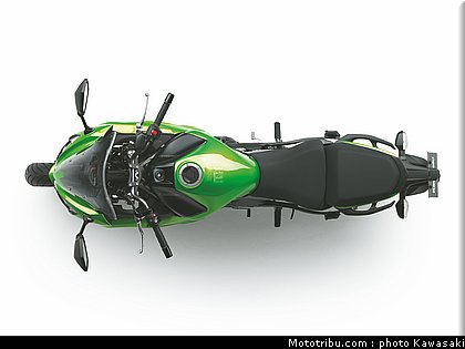 kawasaki_2012_er6f_024.jpg