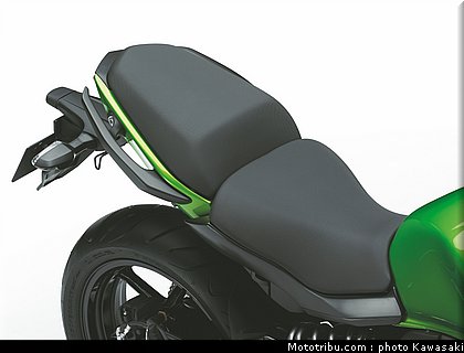 kawasaki_2012_er6f_037.jpg