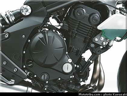 kawasaki_2012_er6f_042.jpg