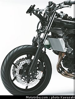 kawasaki_2012_er6f_050.jpg