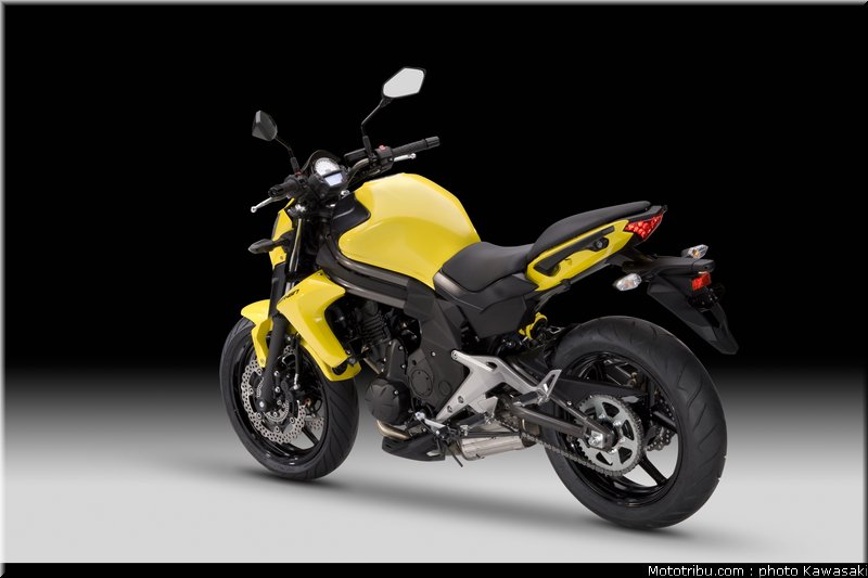 kawasaki_2012_er6n_009
