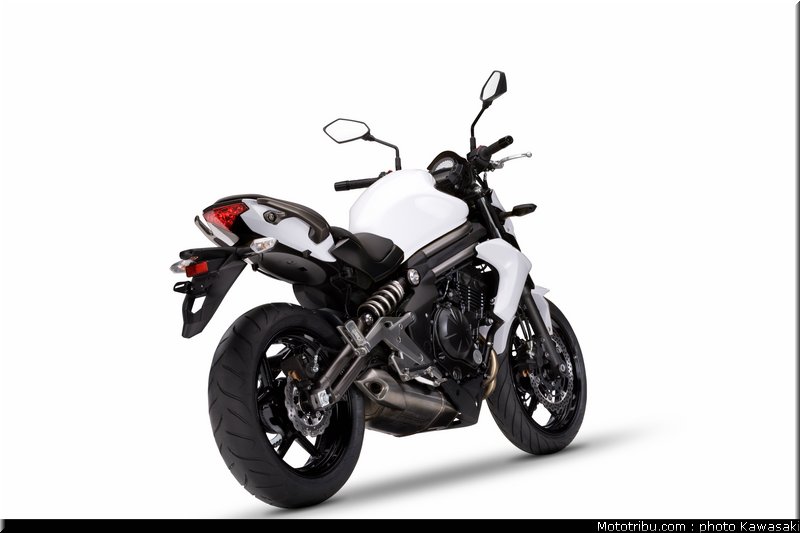 kawasaki_2012_er6n_026