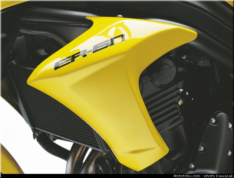 kawasaki_2012_er6n_038