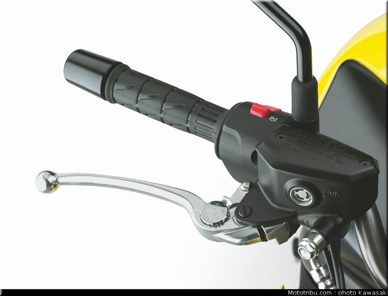 kawasaki_2012_er6n_040