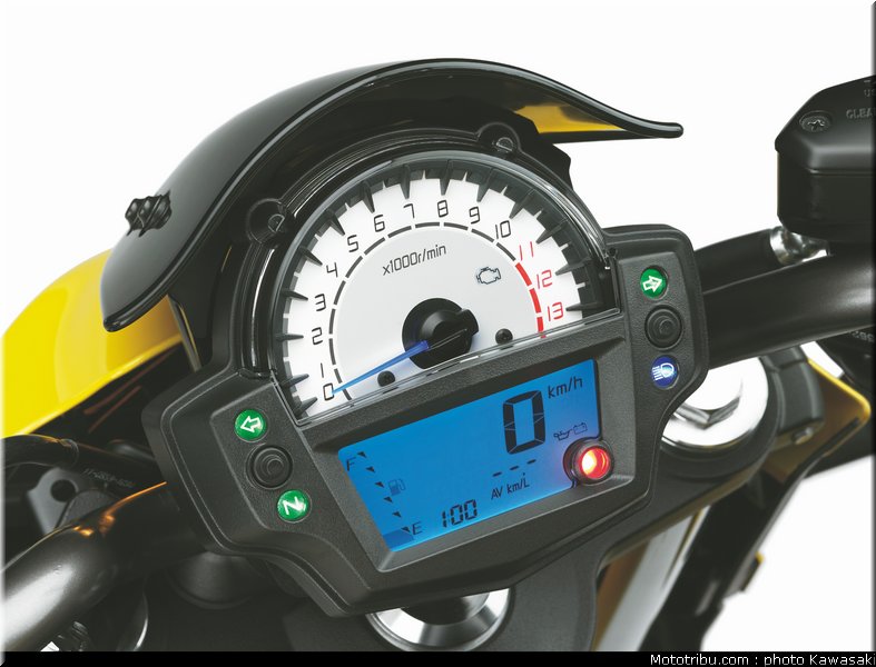 kawasaki_2012_er6n_042