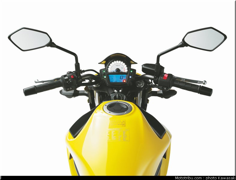 kawasaki_2012_er6n_043
