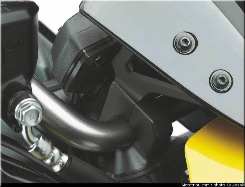 kawasaki_2012_er6n_044