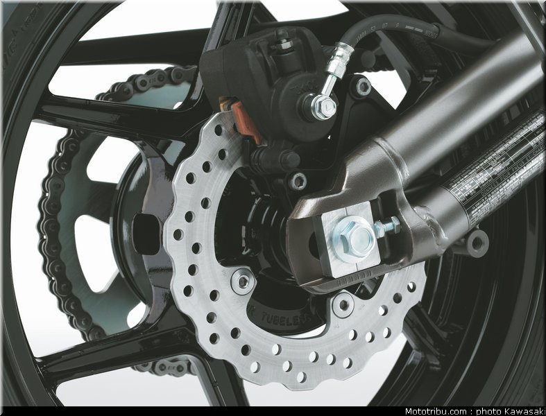 kawasaki_2012_er6n_047