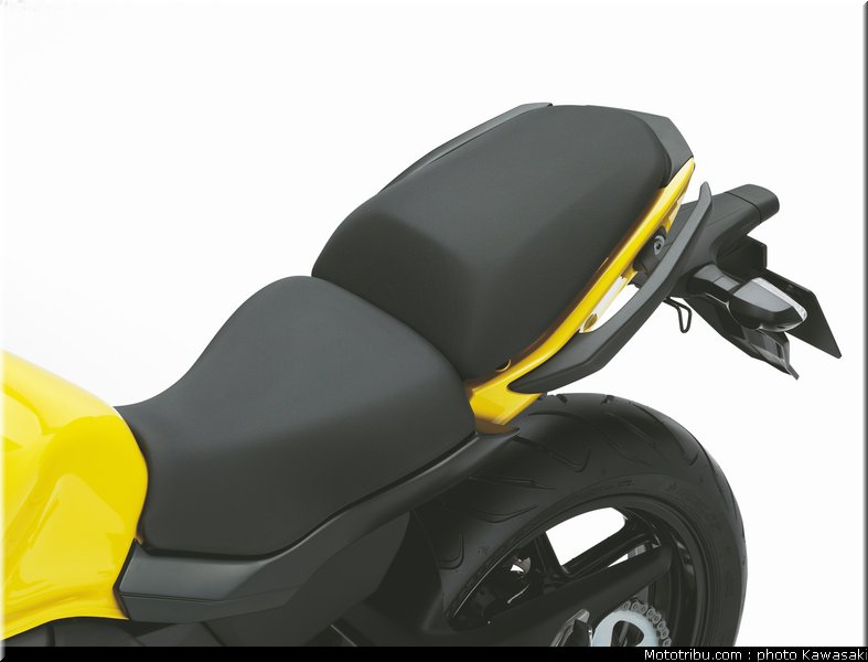 kawasaki_2012_er6n_048