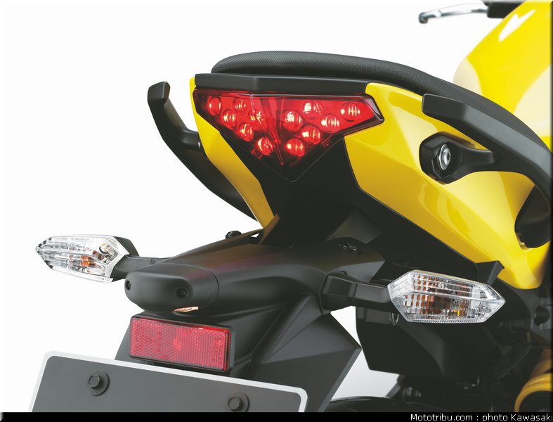 kawasaki_2012_er6n_050