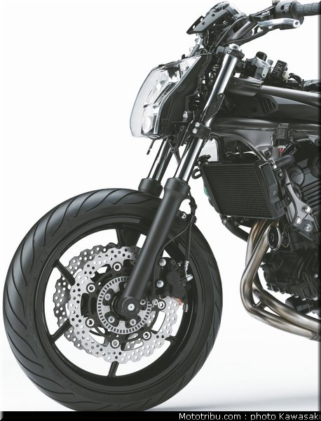 kawasaki_2012_er6n_055