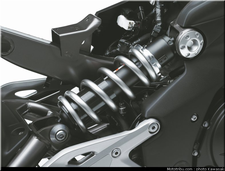 kawasaki_2012_er6n_060