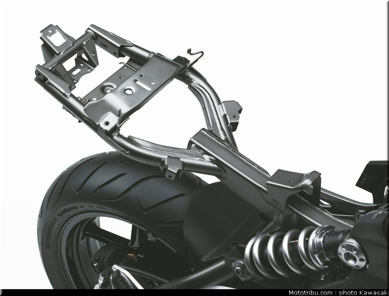 kawasaki_2012_er6n_064