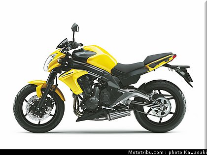 kawasaki_2012_er6n_017.jpg