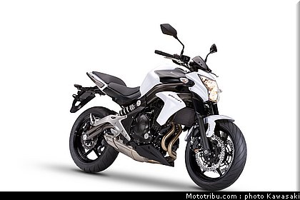 kawasaki_2012_er6n_027.jpg