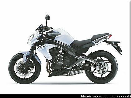 kawasaki_2012_er6n_028.jpg