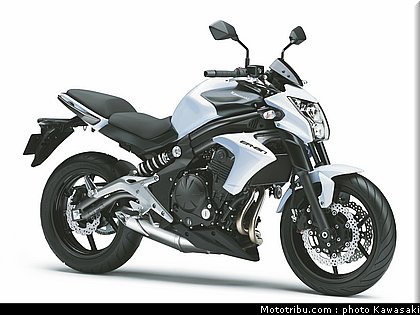 kawasaki_2012_er6n_029.jpg
