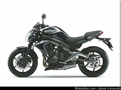 kawasaki_2012_er6n_031.jpg