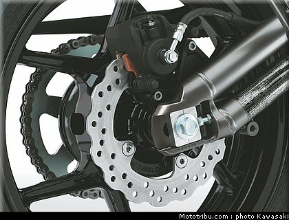 kawasaki_2012_er6n_047.jpg