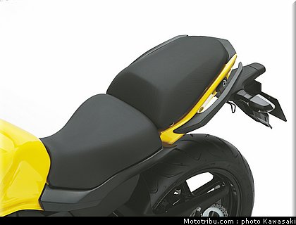 kawasaki_2012_er6n_048.jpg