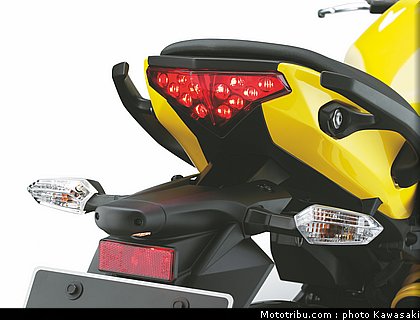 kawasaki_2012_er6n_050.jpg