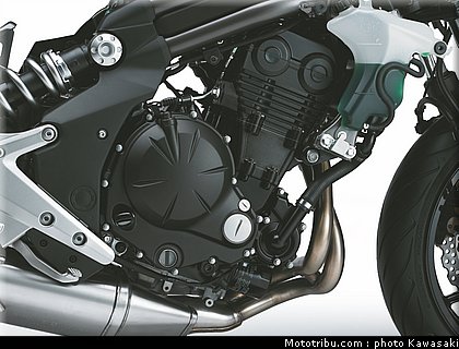 kawasaki_2012_er6n_056.jpg