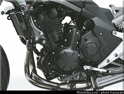kawasaki_2012_er6n_057.jpg