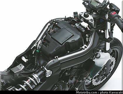 kawasaki_2012_er6n_059.jpg