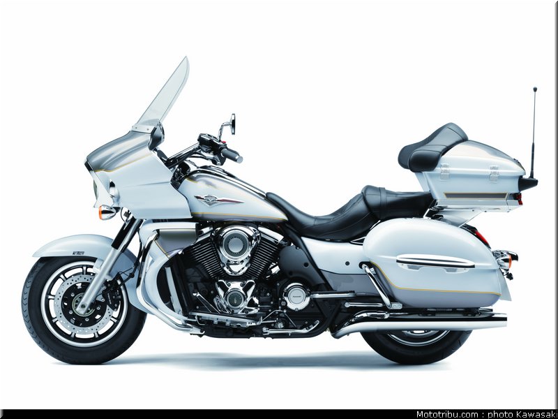 1700_vn_voyager_01_kawasaki_customs_2013