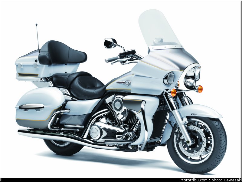 1700_vn_voyager_02_kawasaki_customs_2013