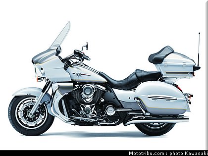 1700_vn_voyager_01_kawasaki_customs_2013.jpg