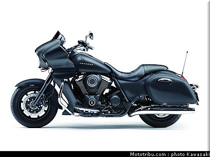 1700_voyager_custom_01_kawasaki_customs_2013.jpg