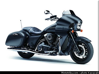 1700_voyager_custom_02_kawasaki_customs_2013.jpg