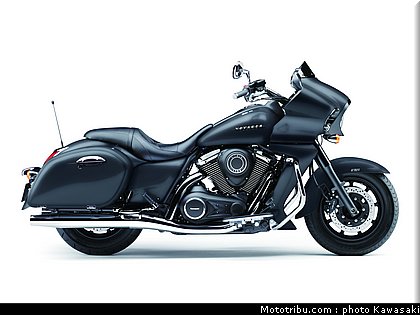 1700_voyager_custom_03_kawasaki_customs_2013.jpg