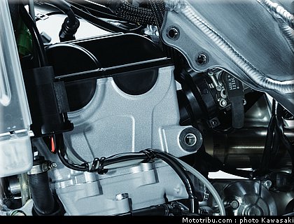 kawasaki_2013_kx250f_065.jpg