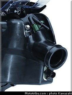 kawasaki_2013_kx250f_075.jpg