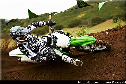 kawasaki_2013_kx450f_024.jpg
