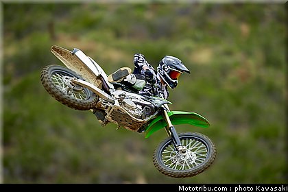 kawasaki_2013_kx450f_032.jpg
