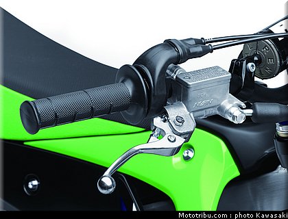 kawasaki_2013_kx450f_052.jpg