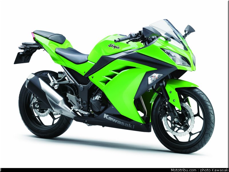 kawasaki_2013_ninja_300_01