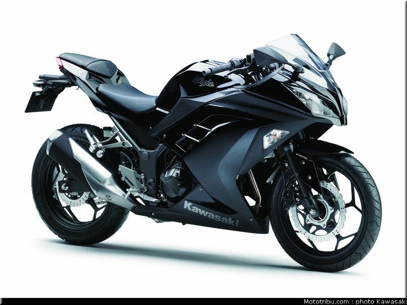 kawasaki_2013_ninja_300_12