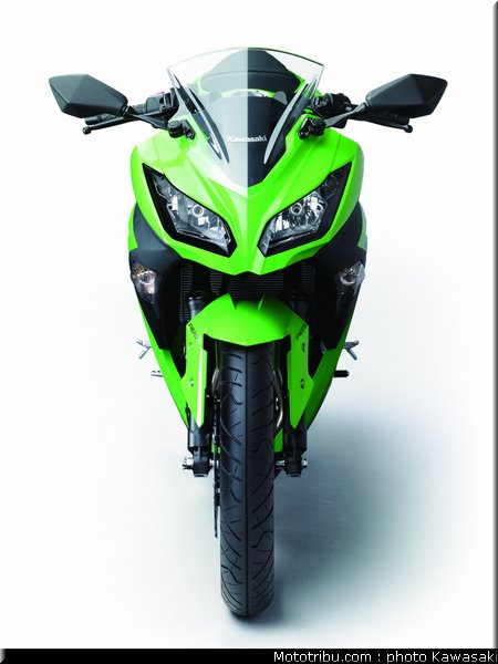 kawasaki_2013_ninja_300_15