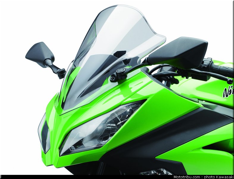 kawasaki_2013_ninja_300_18