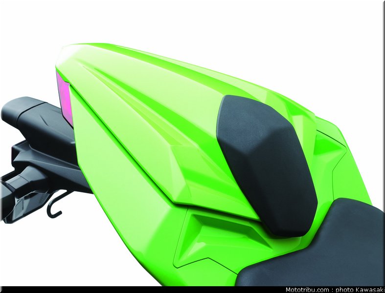 kawasaki_2013_ninja_300_19