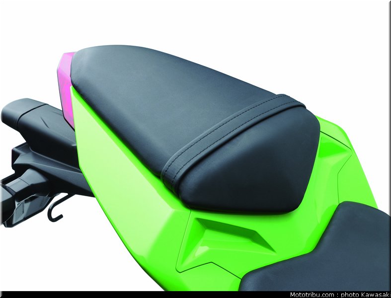 kawasaki_2013_ninja_300_21