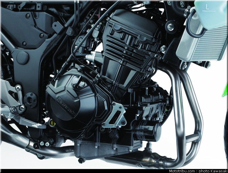 kawasaki_2013_ninja_300_28