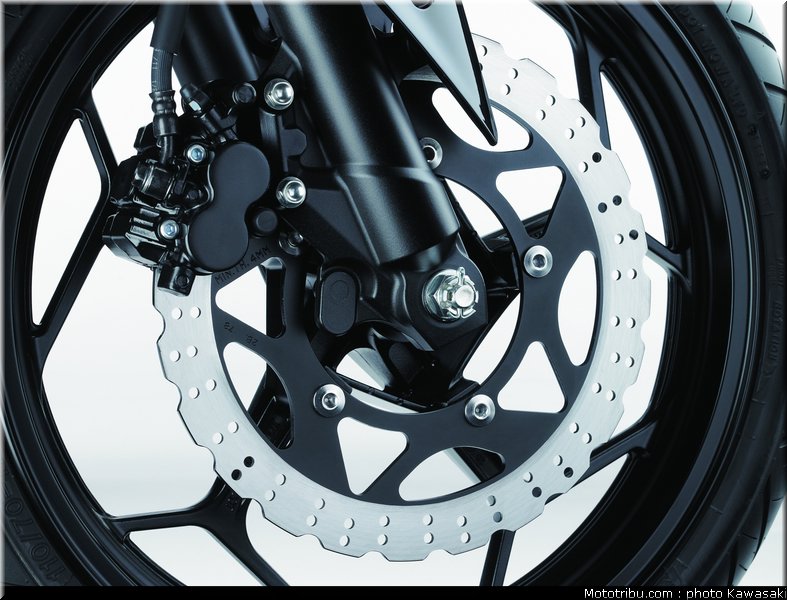 kawasaki_2013_ninja_300_36
