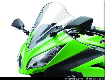 kawasaki_2013_ninja_300_17.jpg
